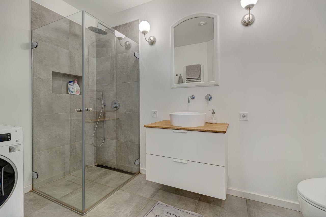 Five Star Downtown Apartment Вильнюс Экстерьер фото